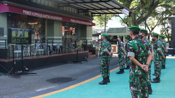 Korem 052 WKR Laksanakan Apel Gabungan Secara Virtual Terima Arahan Pangdam Jaya