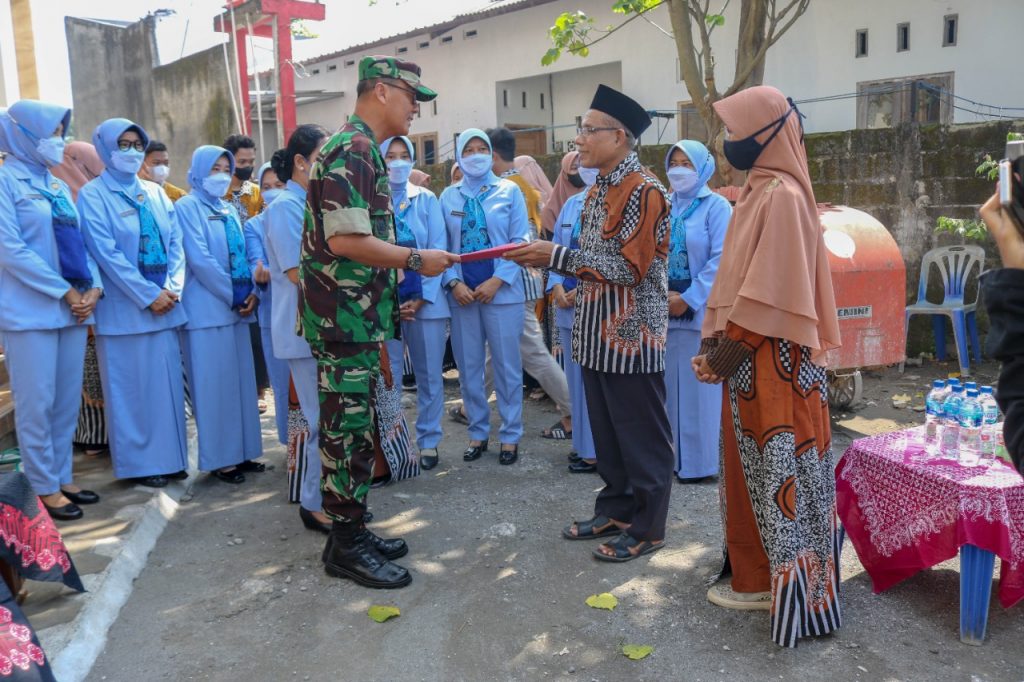 Peringati HUT ke-53, Mupusdirla Berbagi Kasih