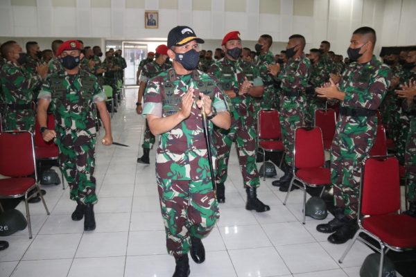Danpusdiklatpassus Kopassus berikan arahan kepada Siswa DikParaDasar Gelombang 1 Taruna Taruni Akmil Tk.IV TA 2022