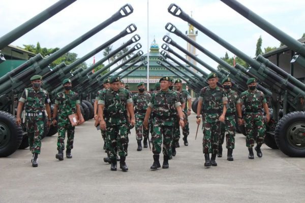 Pangdivif 3 Kostrad Kunjungan Kerja Ke Batalyon Armed 6 Kostrad