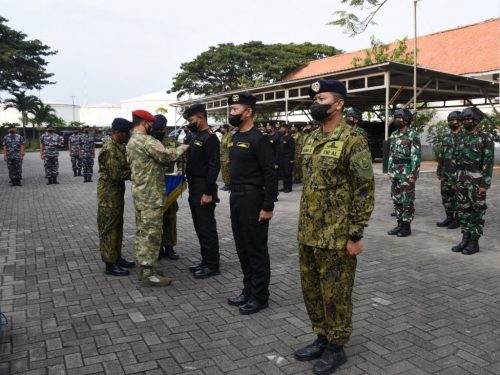 Danpusdiksus Kodiklatal Pimpin Sertijab Dua Komandan Sekolah