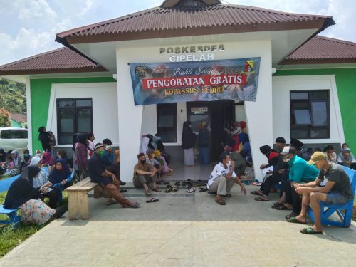 Satgas Mandala III Adakan Pengobatan Gratis
