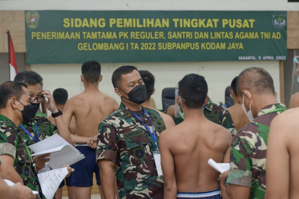 Calon Prajurit TNI AD Sumber Khusus Santri atau Lintas Agama Jalani Sidang Pantukhir Akhir Deng