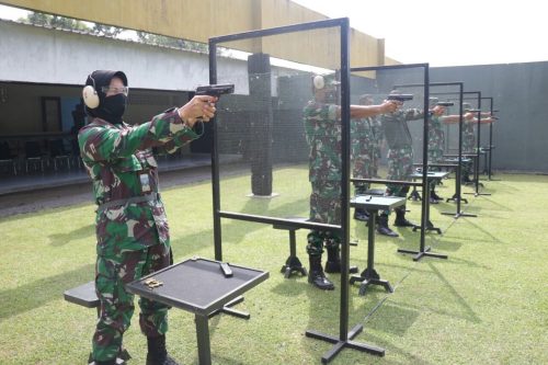 Asah Kemampuan, Personel AAU Latihan Menembak