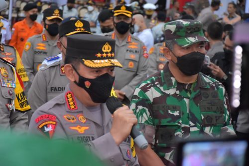 Dandim 0501 JP Dampingi Pejabat TNI Ikuti Apel Gelar Pasukan Pengamanan Operasi Ketupat Lebaran 2022