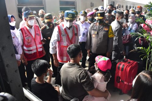 Pangdam Jaya Dampingi Menhub RI dan Kapolda Metro Jaya Tinjau Kesiapan Layanan Mudik Lebaran