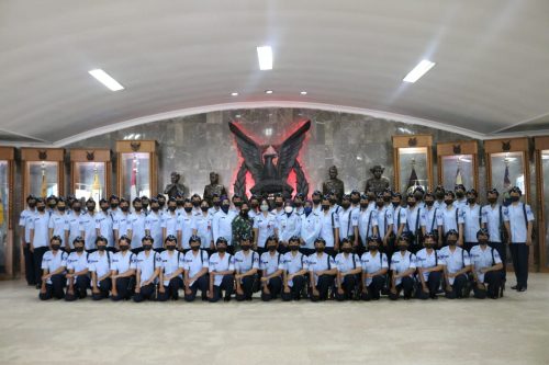 Calon Srikandi Angkatan Udara Kunjungi Muspusdirla