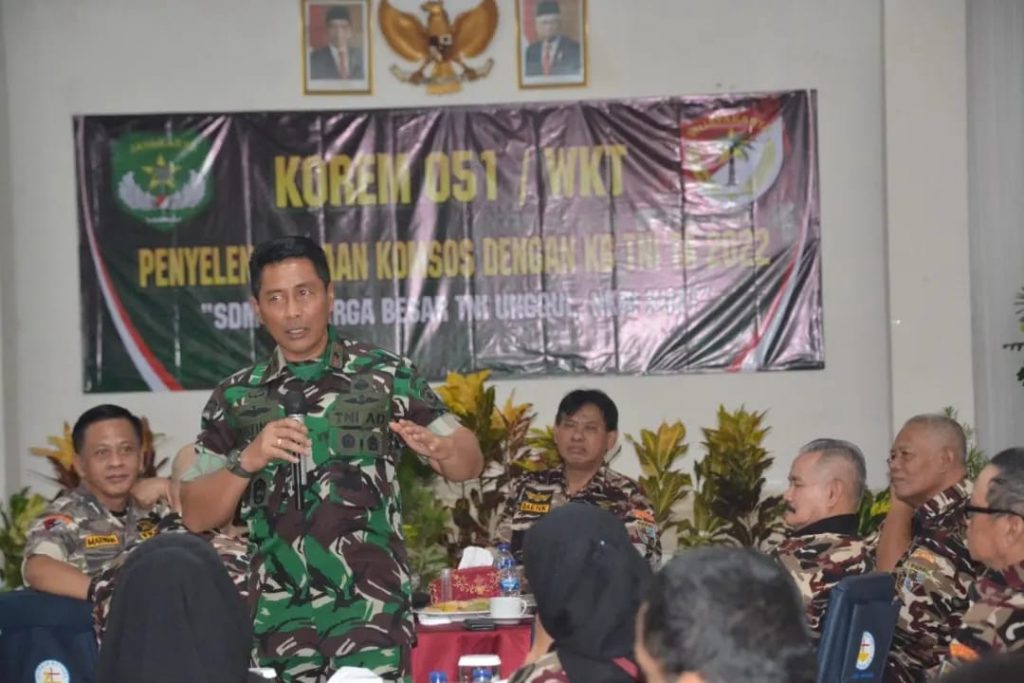 Bangun Kebersamaan, Korem 051/WKT Komsos Dengan KBT