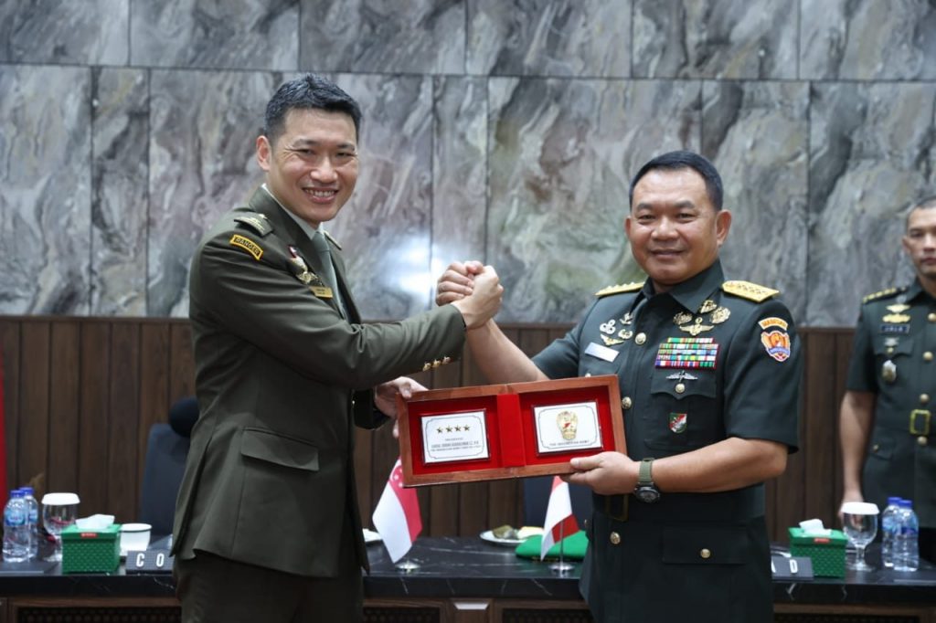 Kasad Terima Kunjungan Kehormatan Panglima AD Singapura