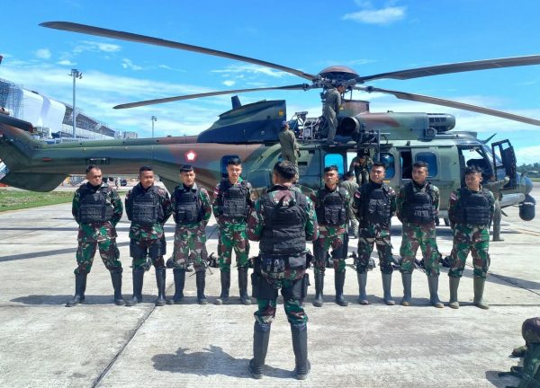 Kembali Heli Caracal TNI AU EC-725/HT-7204 Bantu Aplus Personel Satgas Pamrahwansus Papua