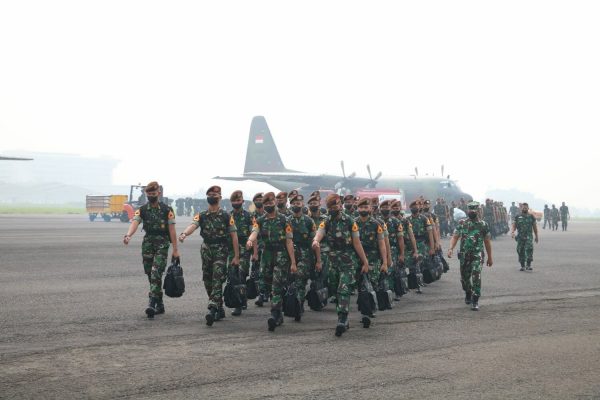 Taruna Tingkat II AAU Laksanakan Para Dasar A-195 TA 2022