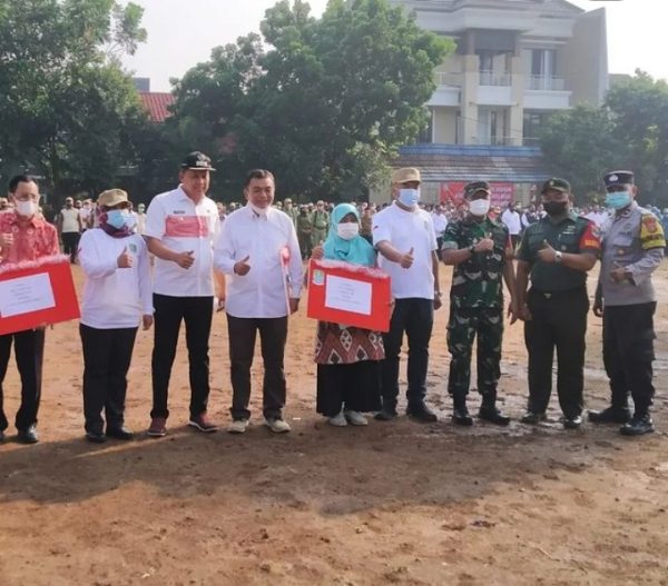 Danramil 01/Kranji Bersama Babinsa Menghadiri Apel Gabungan Tingkat Kecamatan Bekasi Barat