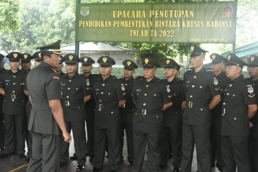 Danrindam Jaya menutup Pendidikan Pembentukan Bintara Khusus Babinsa TNI AD TA.2022