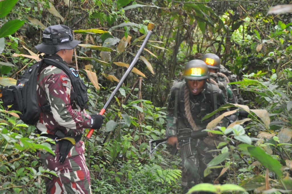Tradisi Lintas Batas Gunung Beleketebe Longmars Hari Ke-7 Pendidikan Prajurit Komando Angkatan 107 Ta 2023