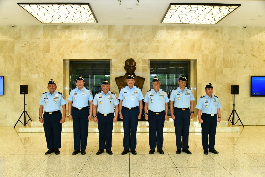 Kasau Terima Laporan Kenaikan Pangkat Enam Perwira Tinggi TNI AU