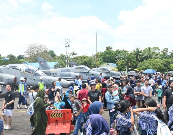 Open Base Lanud Soewondo Dipadati Ribuan Warga Medan, TNI AU AMPUH Pamerkan Alpalhankam dan Atraksi Udara Memukau