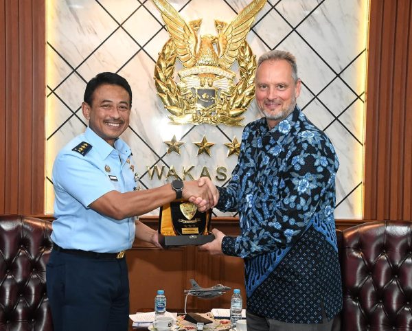 Menjajaki Langit Masa Depan, Wakasau Terima CEO Airbus Defence and Space