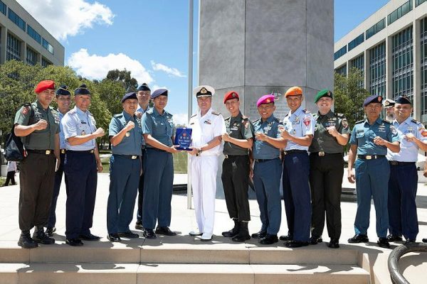 Empat Perwira TNI AU Terima Colin East Award 2025